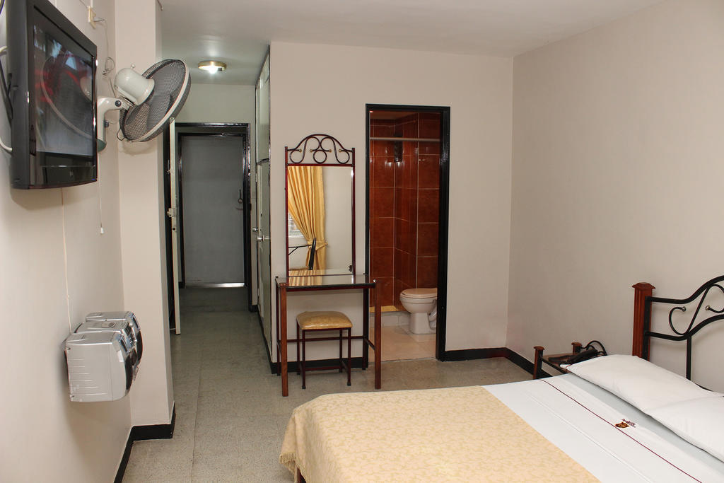 מדיין Hotel Normandia מראה חיצוני תמונה